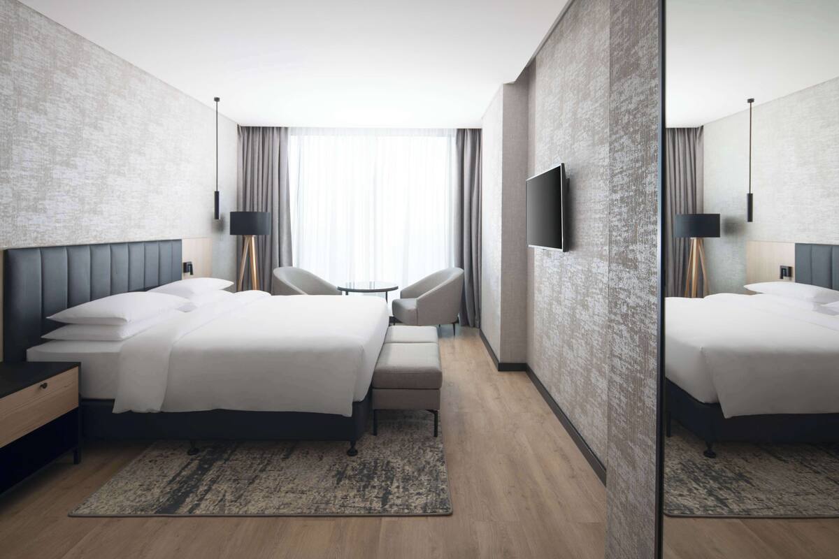 1 chambre, surmatelas, coffres-forts dans les chambres, bureau