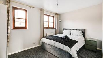 House | 2 bedrooms, iron/ironing board, free WiFi, bed sheets