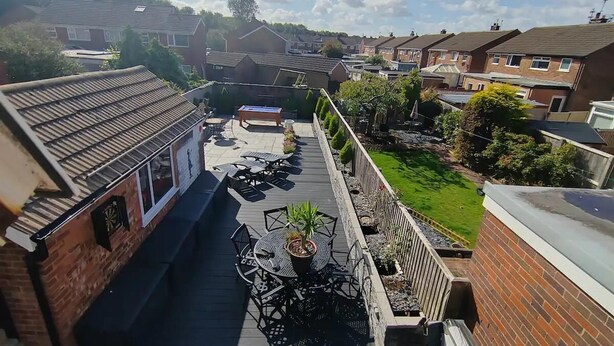 House | Outdoor dining - Cozy Blackpool Retreat With 3 Bedrooms (Blackpool)
