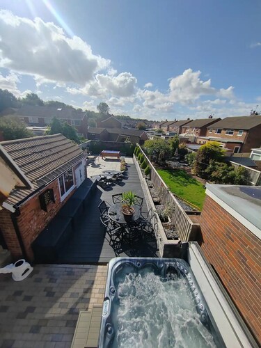 Cozy Blackpool Retreat With 3 Bedrooms