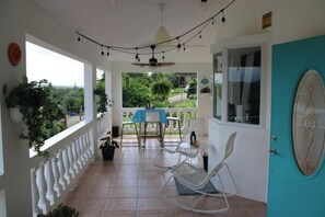 Outdoor dining - Sunny Villa Mar Chiquita, Ultimate Fun Get Away, Beach Entrance Pool & Game room (Tierras Nuevas Poniente)