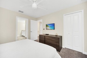 9 bedrooms, iron/ironing board, WiFi, bed sheets