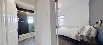 Salford-house-sleeps6-parking-garden-wifi