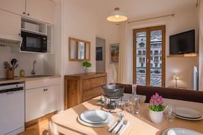 Kühlschrank, Mikrowelle, Ofen, Geschirrspüler