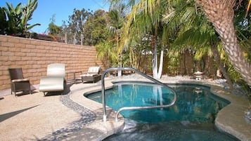 House | 3 bedrooms, desk, Internet