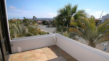 Talo | 3 makuuhuonetta, työpöytä, internet