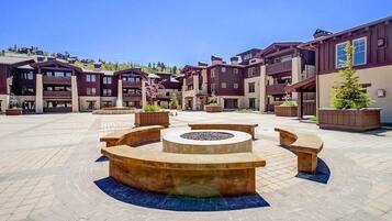 Apartment, Accessible | 4 bedrooms, desk, Internet