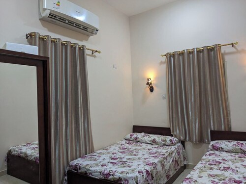 3-bedroom apartment in lovely Abu Simple with WiFi, AC