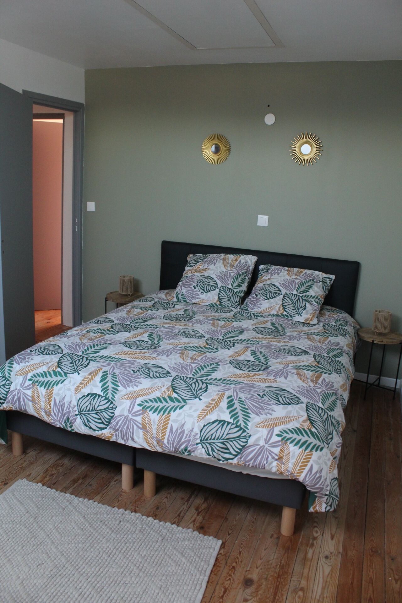 2 室のベッドルーム、アイロン / アイロン台、旅行用ベビーベッド、WiFi (無料)