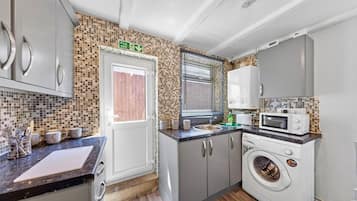 Apartment | Private kitchen | Fridge, microwave, oven, stovetop