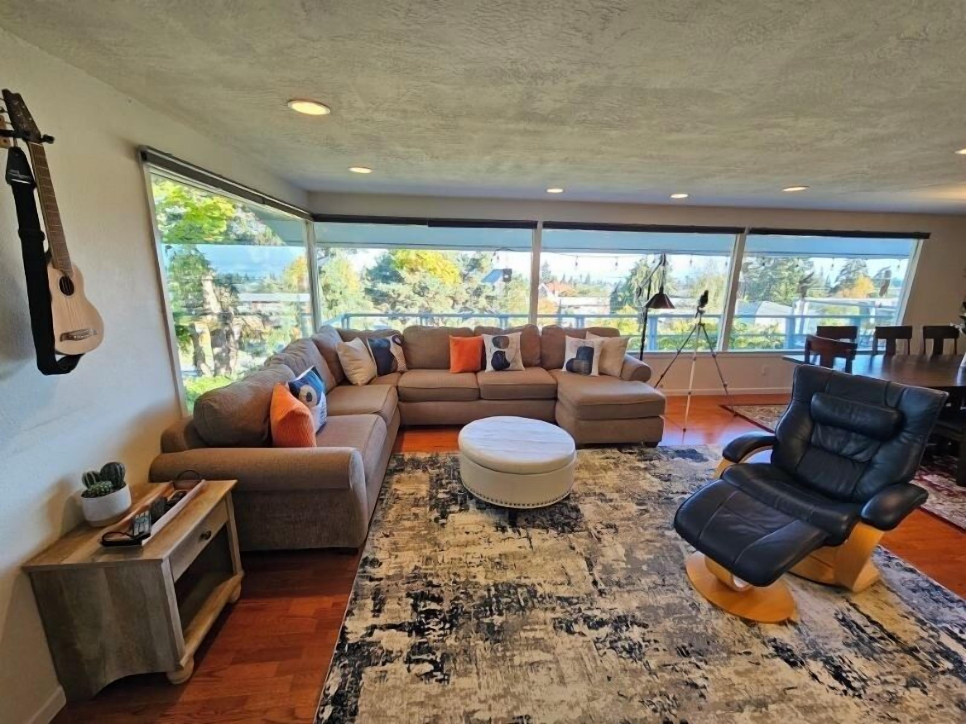 Smart TV, fireplace, video games, DVD player