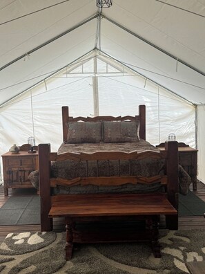 1 bedroom, WiFi, bed sheets - Southwest Luxury Glamping - Horse Fly Tent (Mancos)