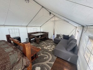 Smart TV, fireplace - Southwest Luxury Glamping - Horse Fly Tent (Mancos)