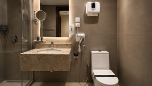 Bañera y ducha independientes, cabezal de ducha tipo lluvia
