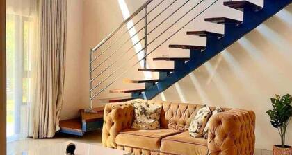 Airport Holiday Home