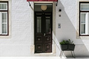 Exterior detail - Bright, comfortable duplex apartment in a quiet and typical Lisbon neighborhood (Lisboa)
