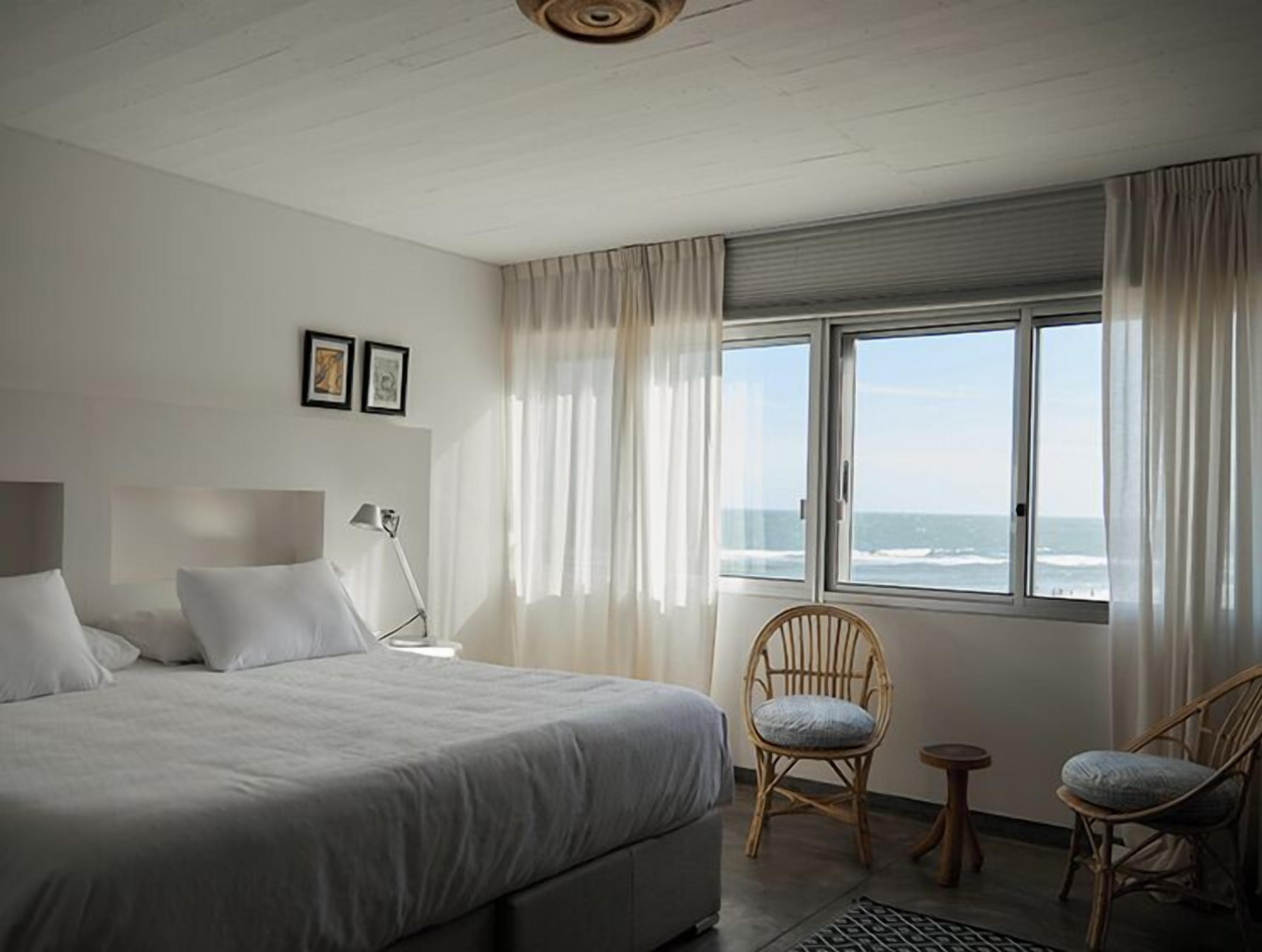 Junior Suite | Down comforters, minibar, in-room safe, free WiFi