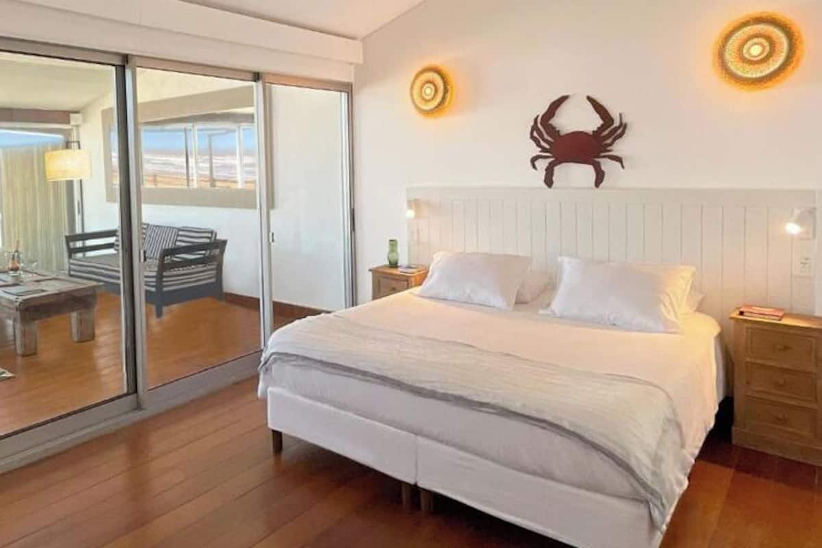 Presidential Suite | Down comforters, minibar, in-room safe, free WiFi