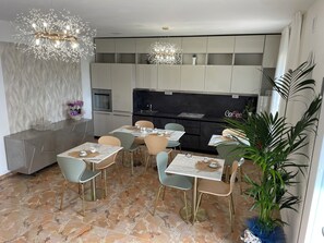 Classic Double or Twin Room, Garden View | Living area - B & B VERDE NATURA (Spilamberto)