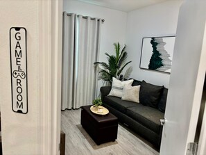 Smart TV, video games