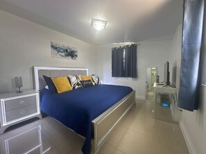 Iron/ironing board, free WiFi, bed sheets