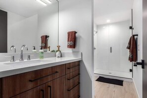 Shower, hair dryer, shampoo - 3BR Retreat with Heated Pool, BBQ & Mountain Views (Fountain Hills)