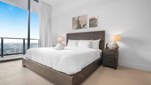 1 habitación, tabla de planchar con plancha, wifi gratis y ropa de cama 