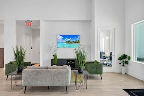 Smart TV - Elegant Oasis w/ Pvt Pool, near Disney & Universal (Davenport)