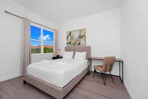 5 habitaciones, tabla de planchar con plancha y wifi gratis 