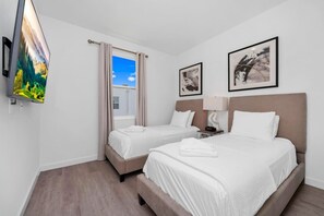 5 slaapkamers, een bureau, een strijkplank/strijkijzer, gratis wifi