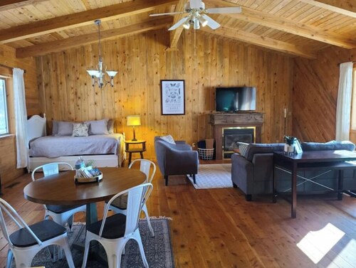 Cozy Cabin/Snake River Cottage

