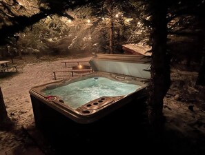 Tina de hidromasaje al aire libre