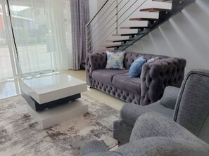 Living area - Glint Airport Holiday Home (Harare)