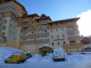 Exterior - 5th floor, view resort, balcony, tv, ski locker, 36m², Valfréjus (Valfréjus)