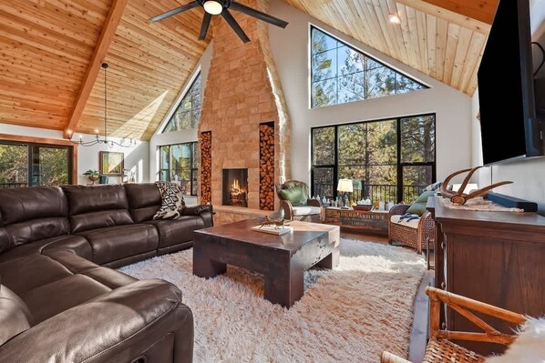 Téléviseur connecté, foyer, bureau