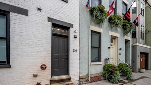 Unclassified image, 3 of 29, button - OTR, 1blk to TQL, Cali King Bed, Sleeps 4, Free Light Rail, 58in TVs, Wifi (Cincinnati)