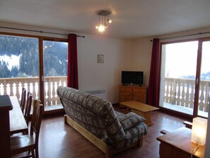 TV - 2nd floor, view valley, balcony, tv, ski locker, 61m², Valfréjus (Valfréjus)