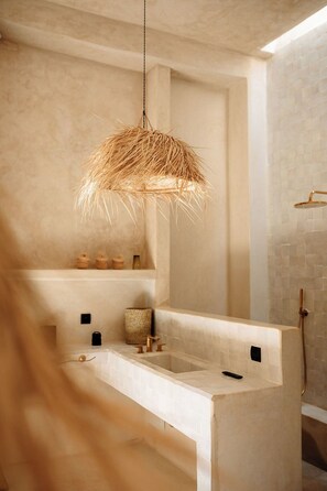 Luxury Triple Room, Courtyard View | Bathroom - Riad Roca (Marrakech)