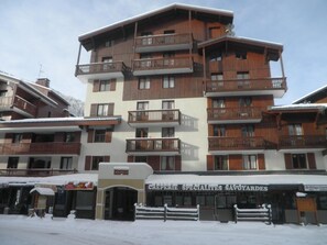 Exterior - 150m from ski lifts, 2nd floor, view resort, balcony, tv, ski locker, 44m², Valfréjus (Valfréjus)