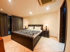 3 slaapkamers, een bureau, een strijkplank/strijkijzer, wifi