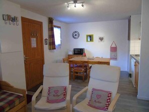 Interior - Ground floor, view valley, tv, ski locker, 47m², Valfréjus (Valfréjus)