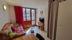 Living area - 300m from shops, 2nd floor, balcony, tv, ski locker, 22m², Valfréjus (Valfréjus)