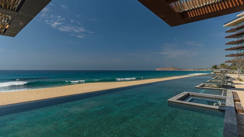 5 piscinas internas, 5 piscinas externas