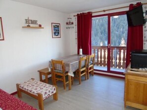 Interior - 2nd floor, view mountain, balcony, tv, ski locker, 31m², Valfréjus (Valfréjus)