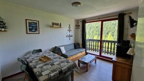 Living area - 2nd floor, view mountain, balcony, tv, ski locker, 31m², Valfréjus (Valfréjus)