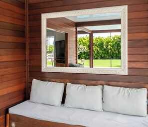 3 bedrooms, travel crib, WiFi, bed sheets