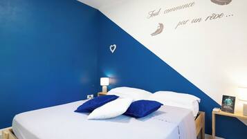 3 bedrooms, travel cot, WiFi, bed sheets