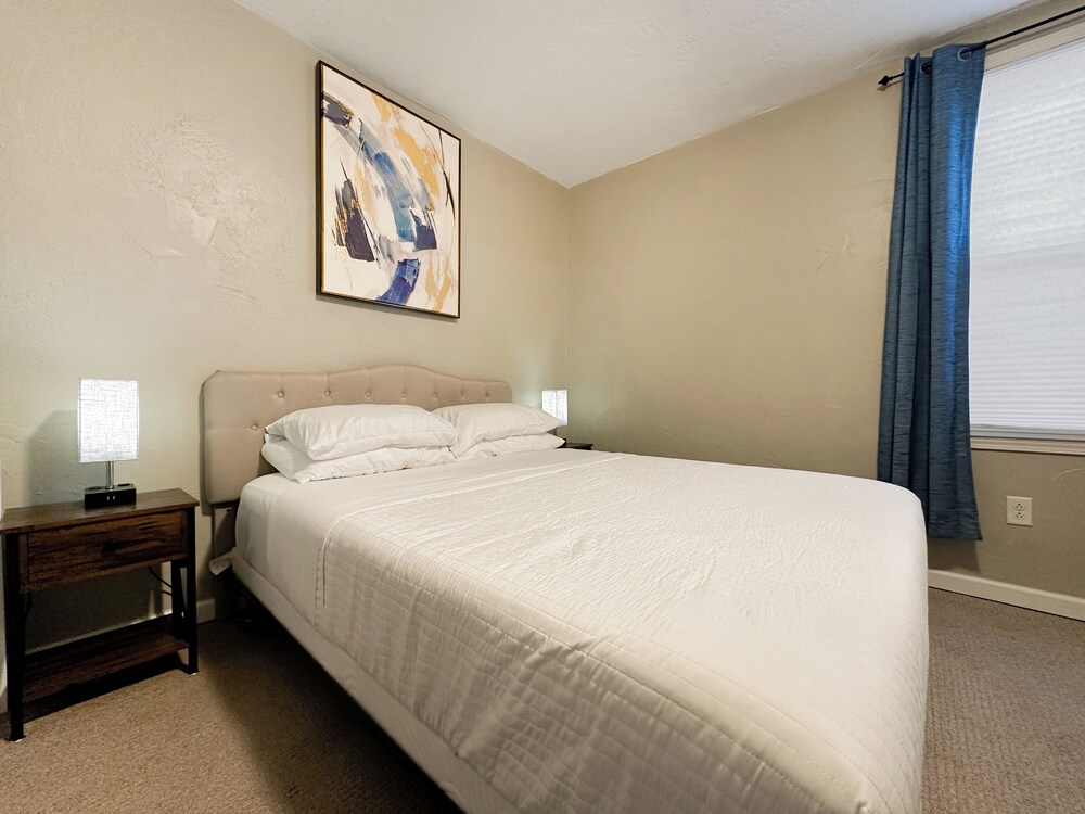 Charming 2bedroom apartment in Mt. Washington with WiFi and AC