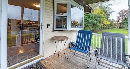 3br Cottage in Lansing bordering the New River Gorge National Park and Preserve