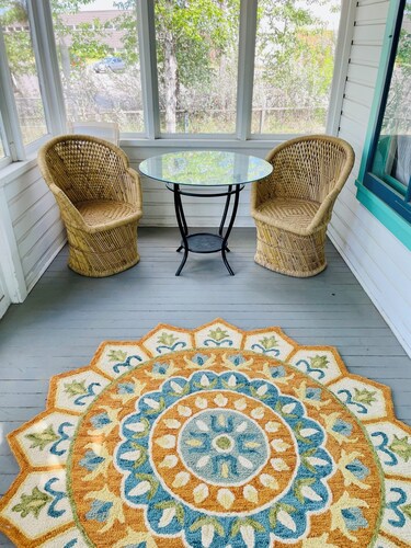 Charming Historic cottage close to downtown Fairbanks